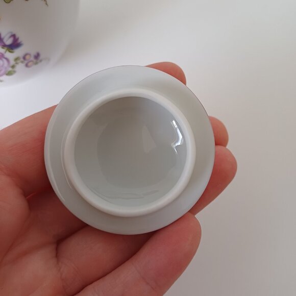 Beautiful 1985 Franklin Mint MENNECY Fine Porcelain Floral Mini Teapot - Picture 15 of 16